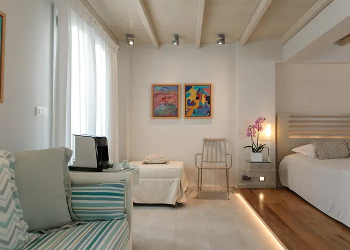 Iria Beach Art Hotel
