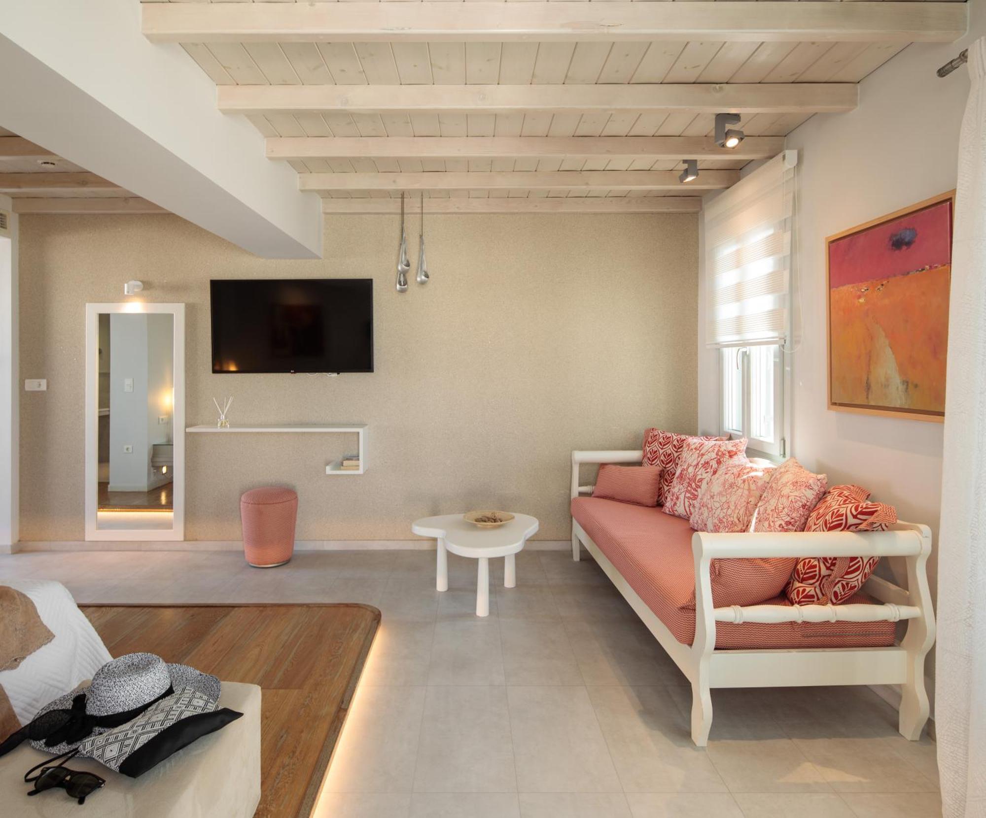 Iria Art Otel 4*