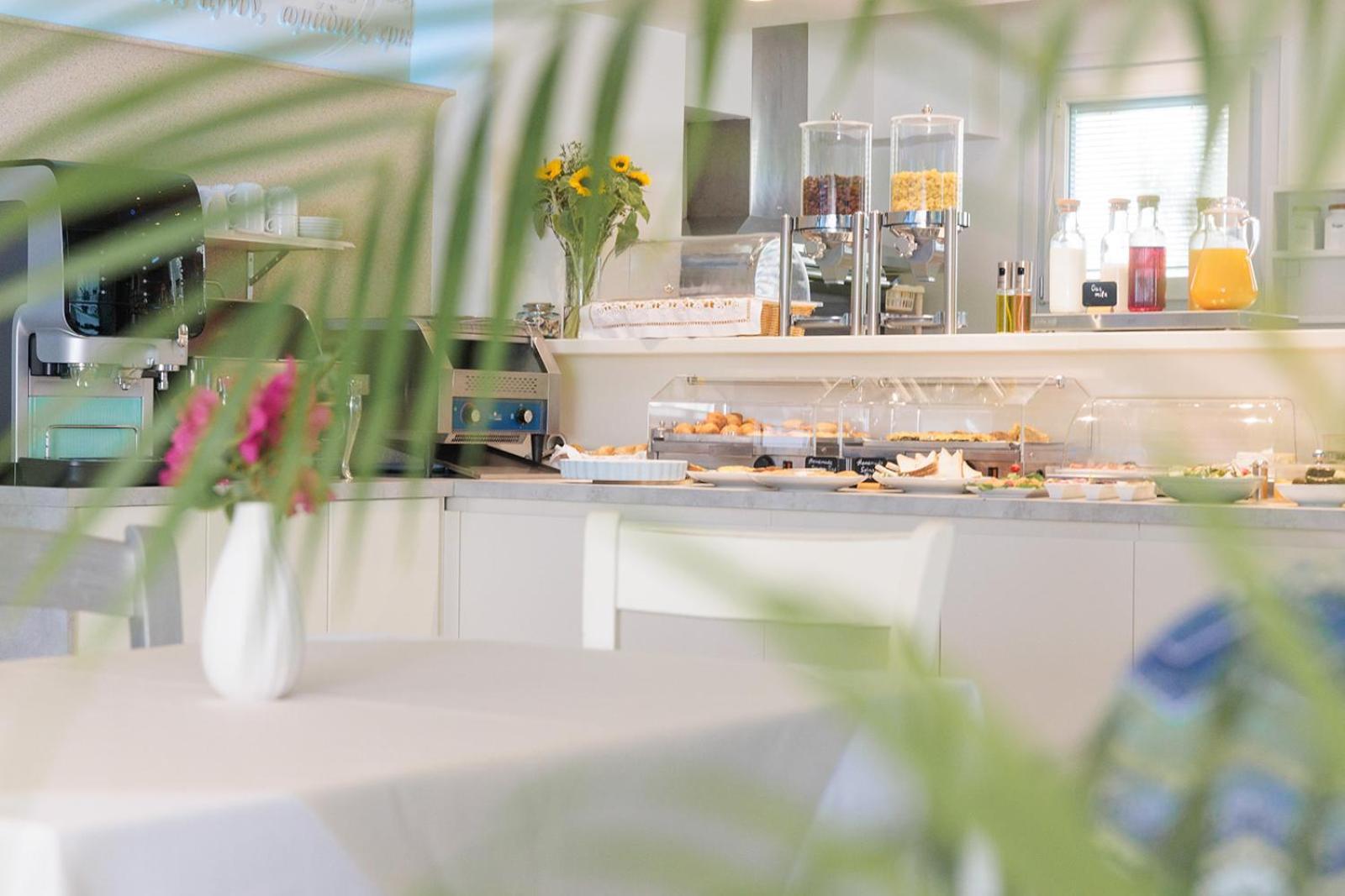 Iria Art Otel 4*