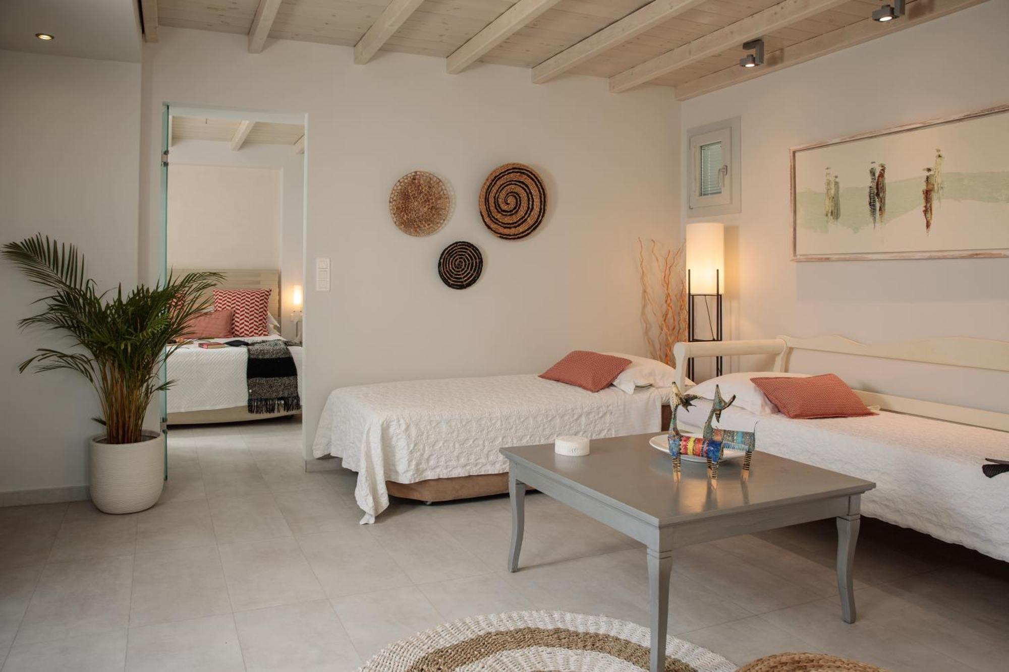 Iria Art Agia Anna (Naxos)